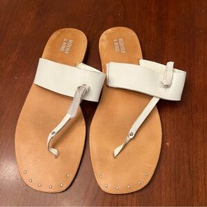 Women’s Blecker and Bond white slip on sandals size 9.5